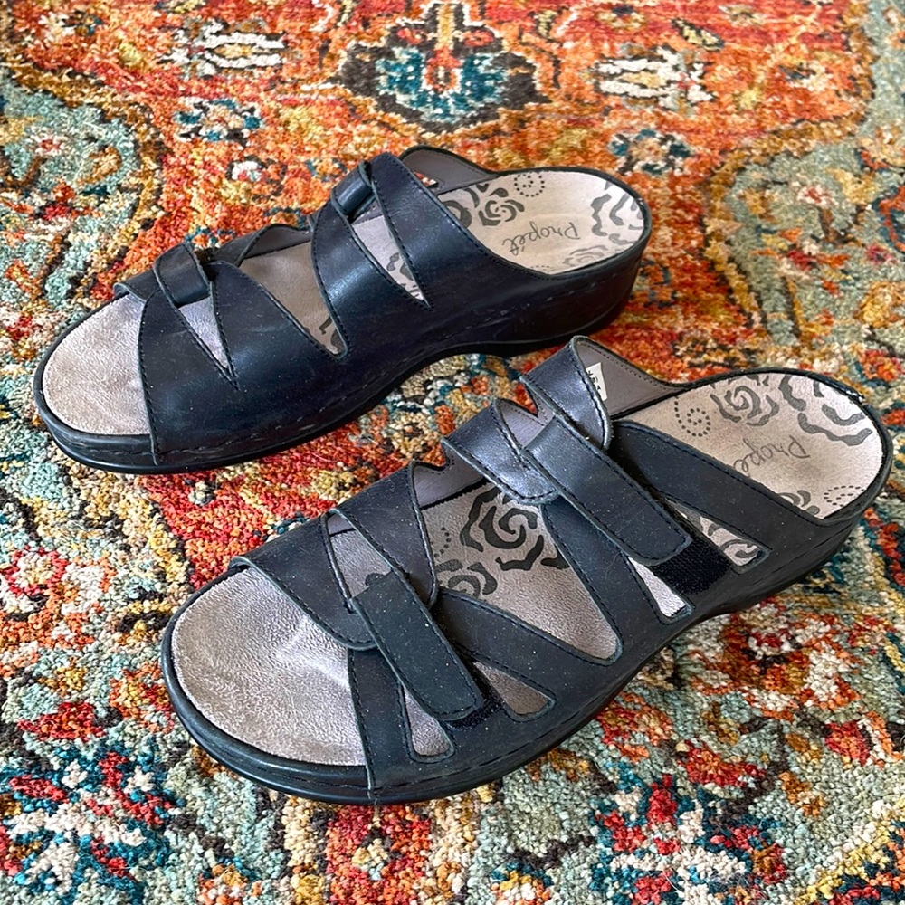 Propet walking sandals black size 7 1/2
